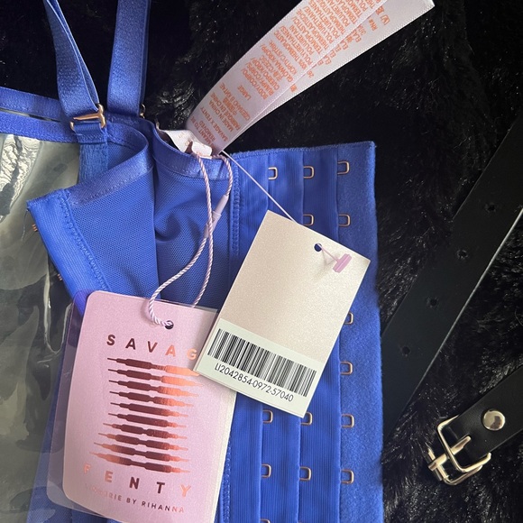 Savage X Fenty Hyper Real Lace and Vinyl Cupless Corset NWT. - Picture 4 of 5